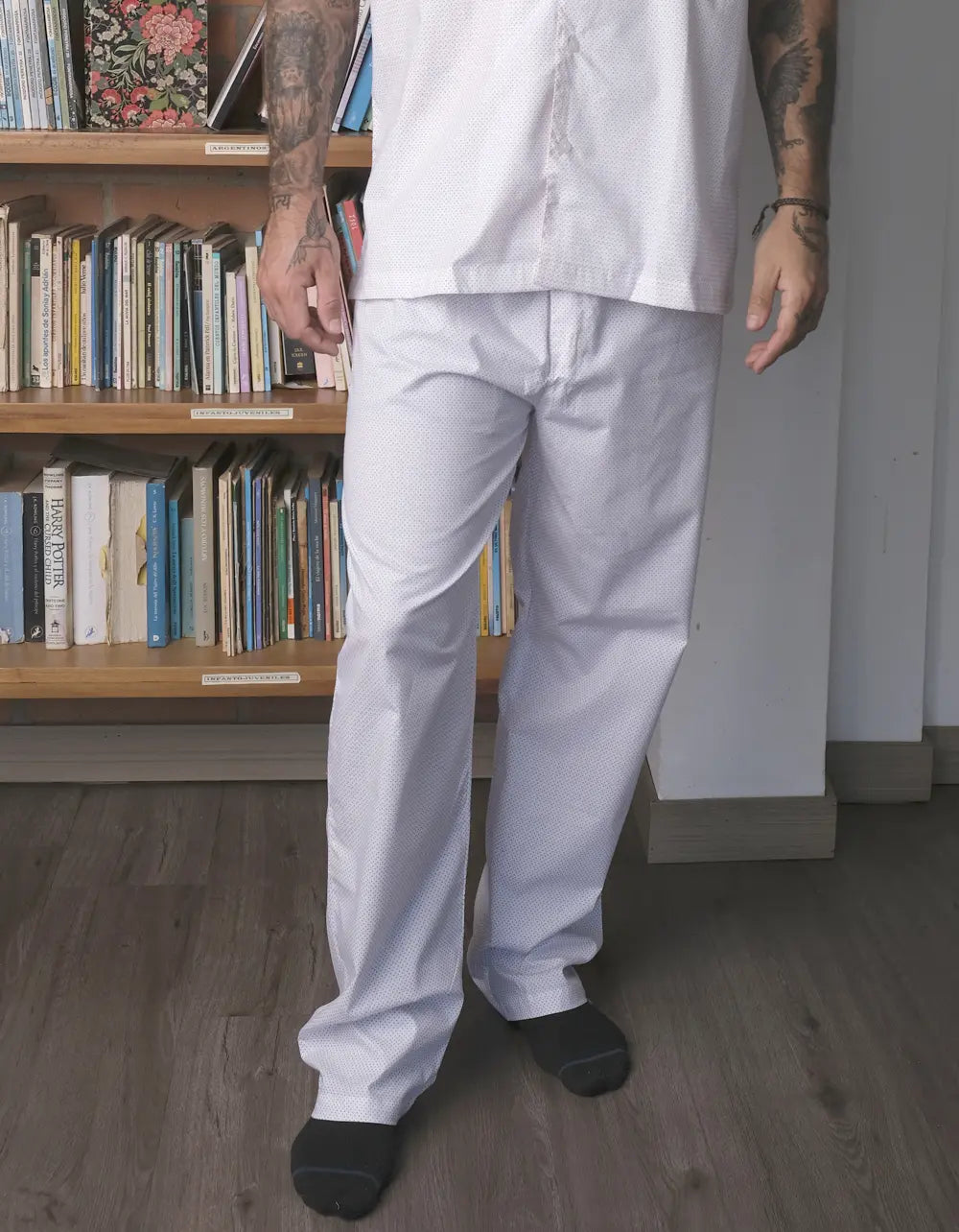 Pijama Manga Corta  Blanca Estampado Puntos Rojos Y Azules