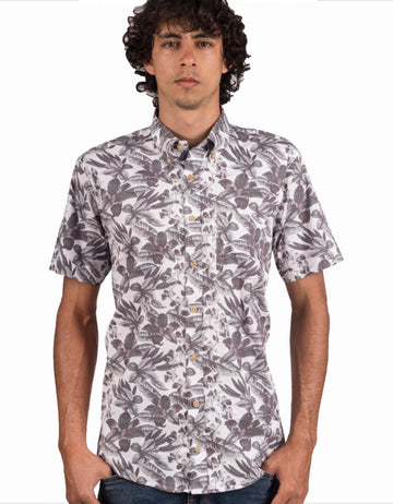 Camisa Manga Corta Blanca Estampado Tropical Hojas Gris Azulado - Moldería informal