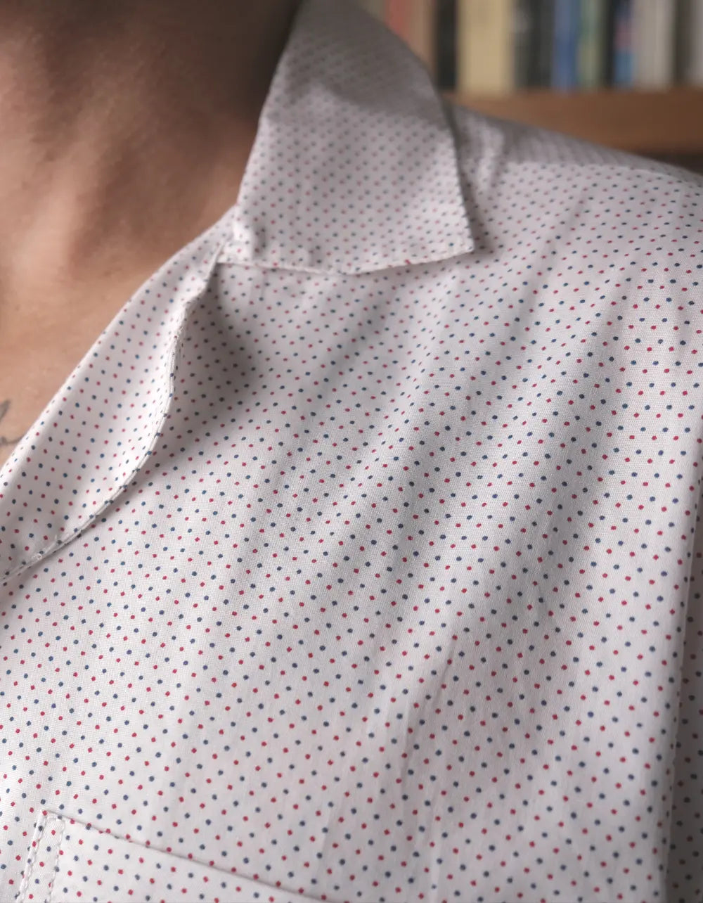 Pijama Manga Corta  Blanca Estampado Puntos Rojos Y Azules