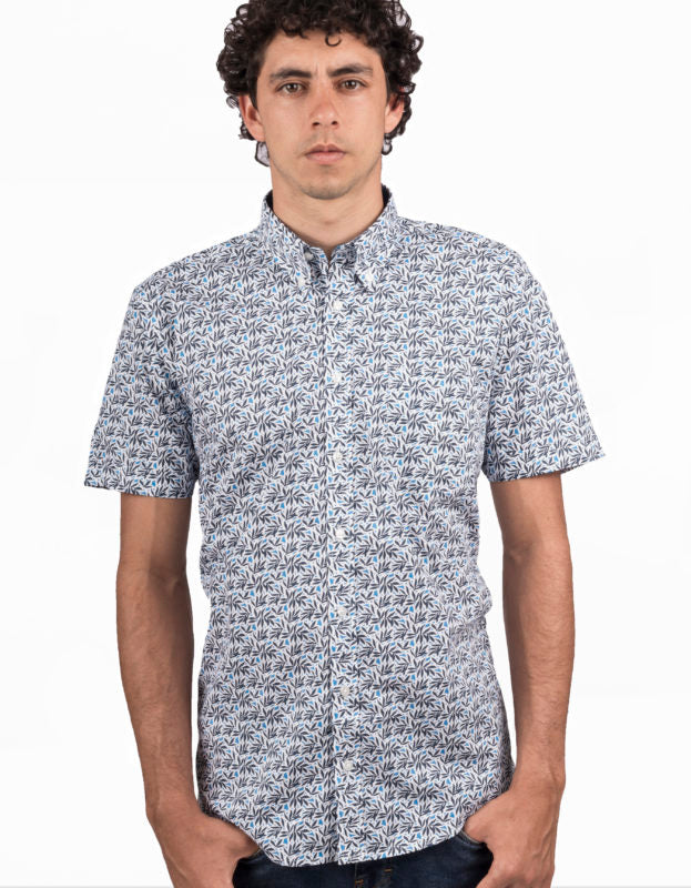 Camisa Manga Corta Estampado Con Hojas En Tonos Azules - Moldería informal