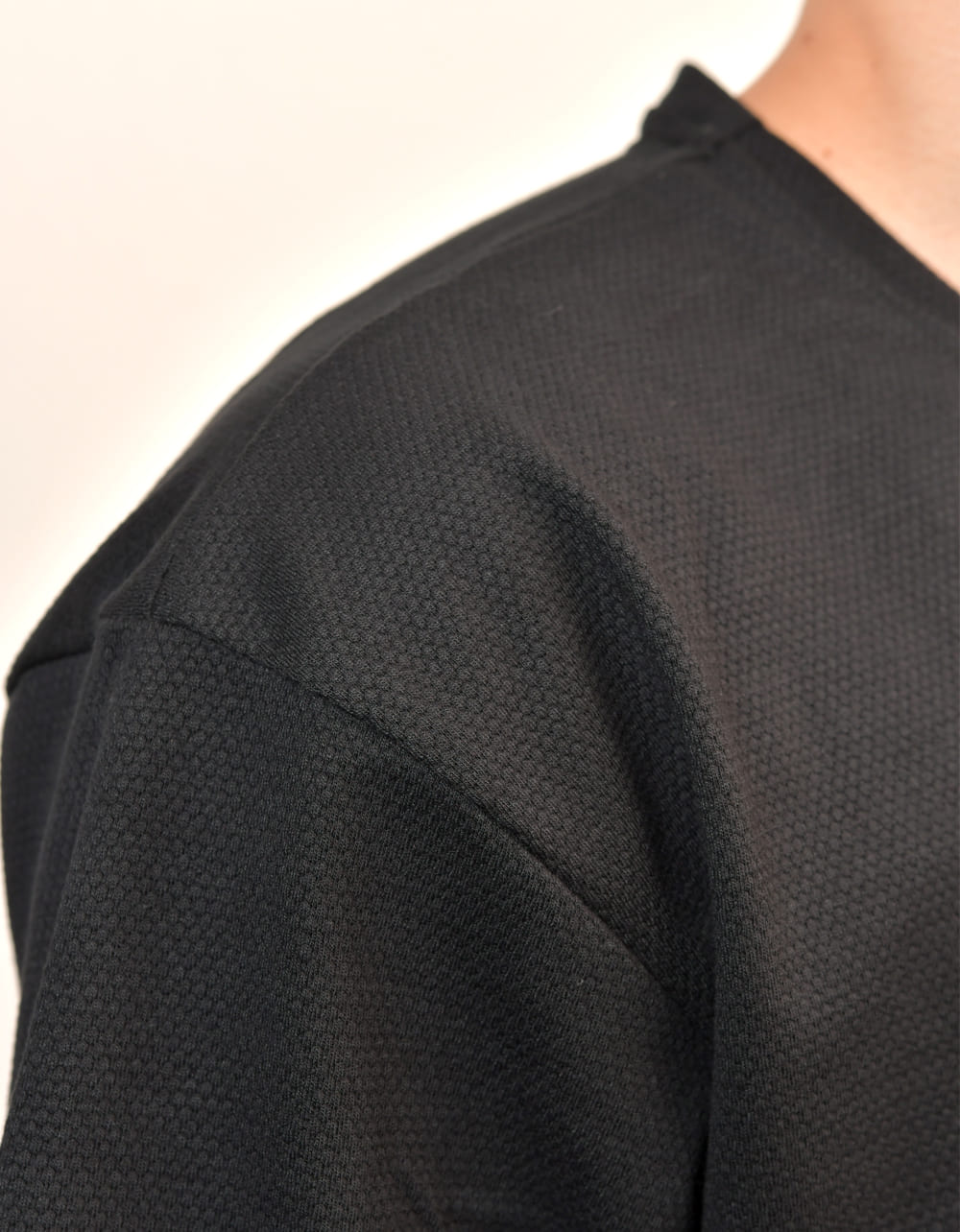 Camiseta Oversize Negra Textura Hexagonos
