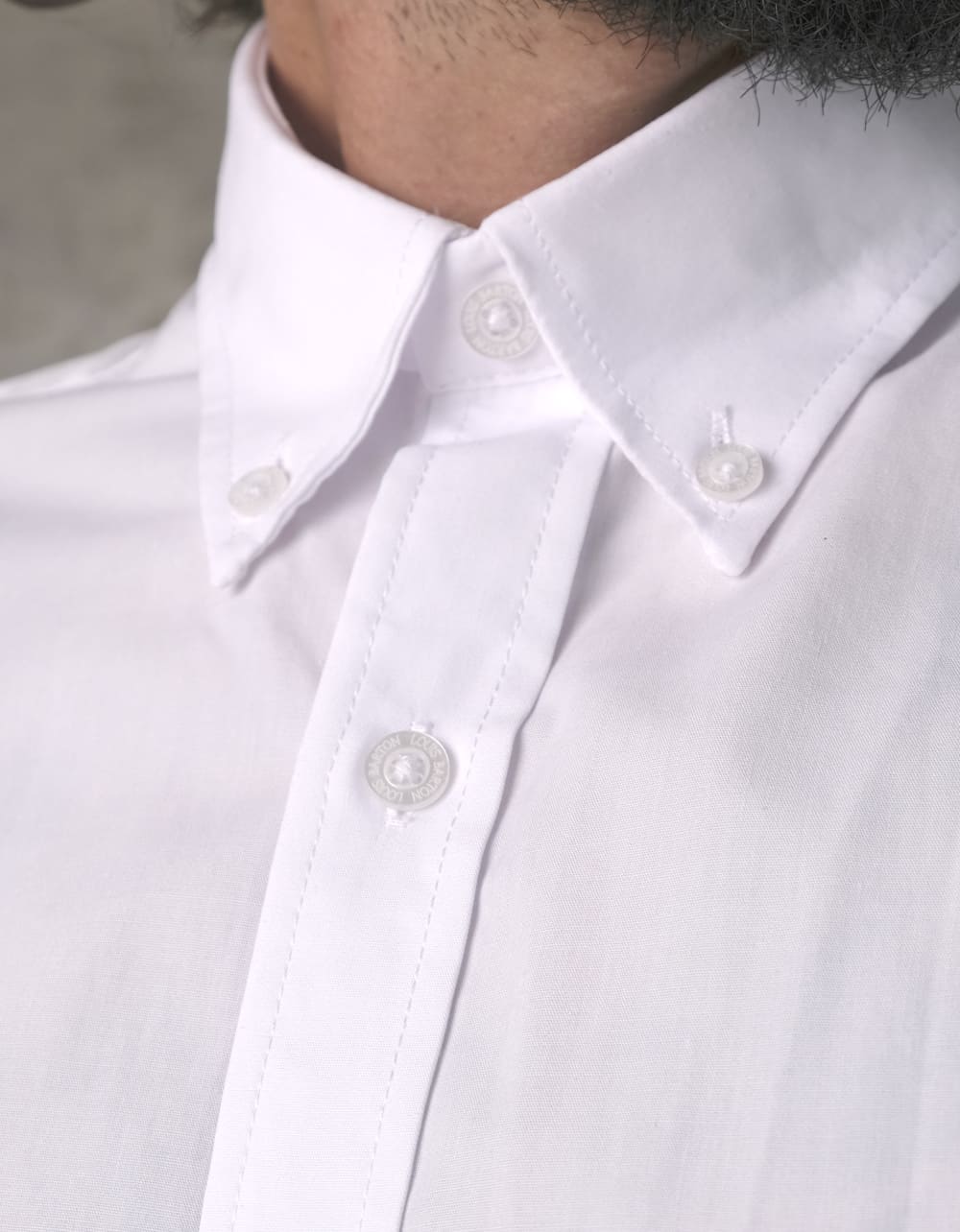 Camisa Manga Corta Solo Fondo Blanca - Moldería clásica